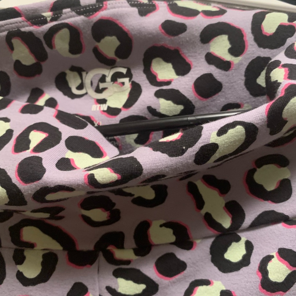 UGG MULTI COLOR LEGGING. - Picture 3 of 5